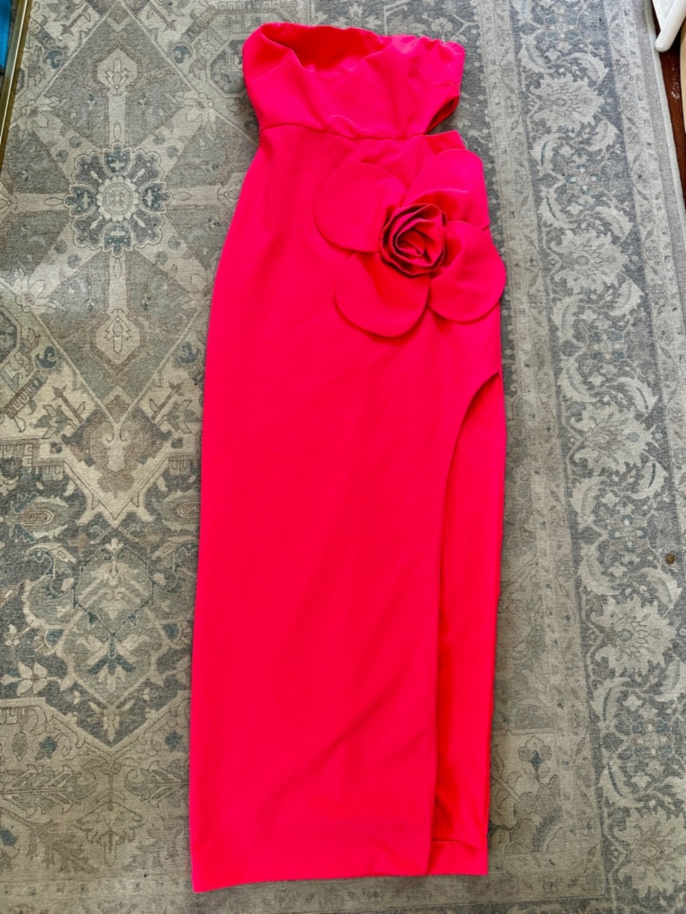 Badgley Mischka Strapless 3D Floral Floral-Applique Midi Dress Fuschia - Picture 5 of 10